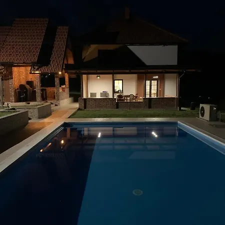 Vikendica Villa *