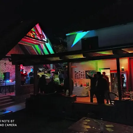 Vikendica Villa *